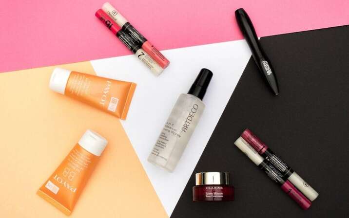 Letní make-up musí obstát i v tropických teplotách!