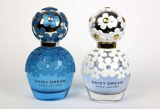 Porovnání flakónů Daisy Dream