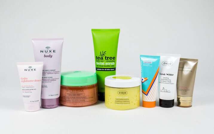 Peeling, scrub, exfoliace: Cesta k perfektně hladké pokožce